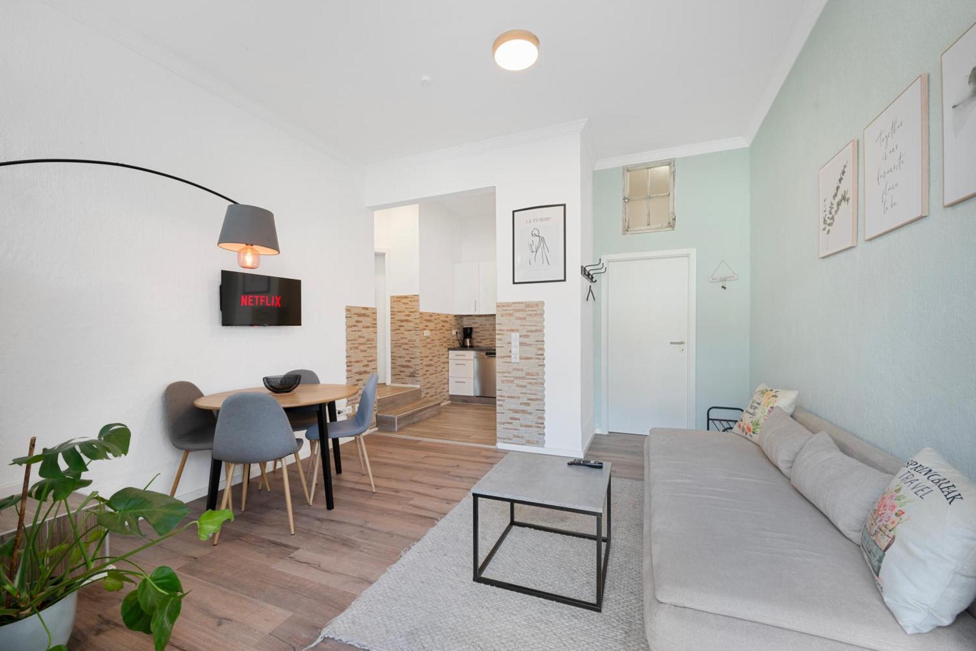 Backhome - Suite L - Parkhaus - Fantastische Schlosslage - Smarttv - Waschmaschine - Netflix - 50Qm - 24H Checkin- Apartment 1 Ludwigsbourg Extérieur photo