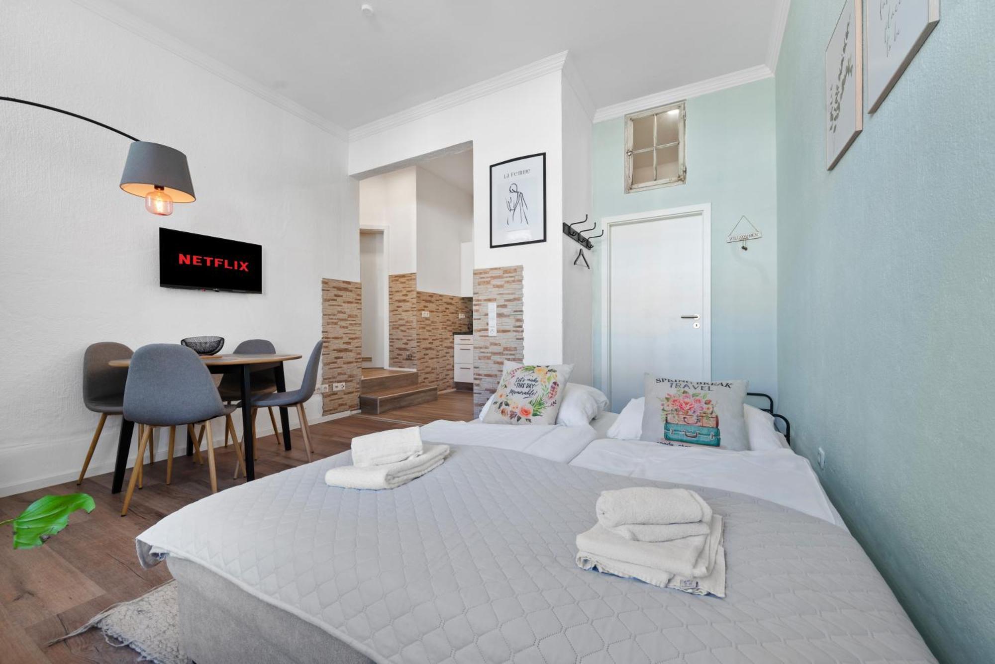 Backhome - Suite L - Parkhaus - Fantastische Schlosslage - Smarttv - Waschmaschine - Netflix - 50Qm - 24H Checkin- Apartment 1 Ludwigsbourg Extérieur photo